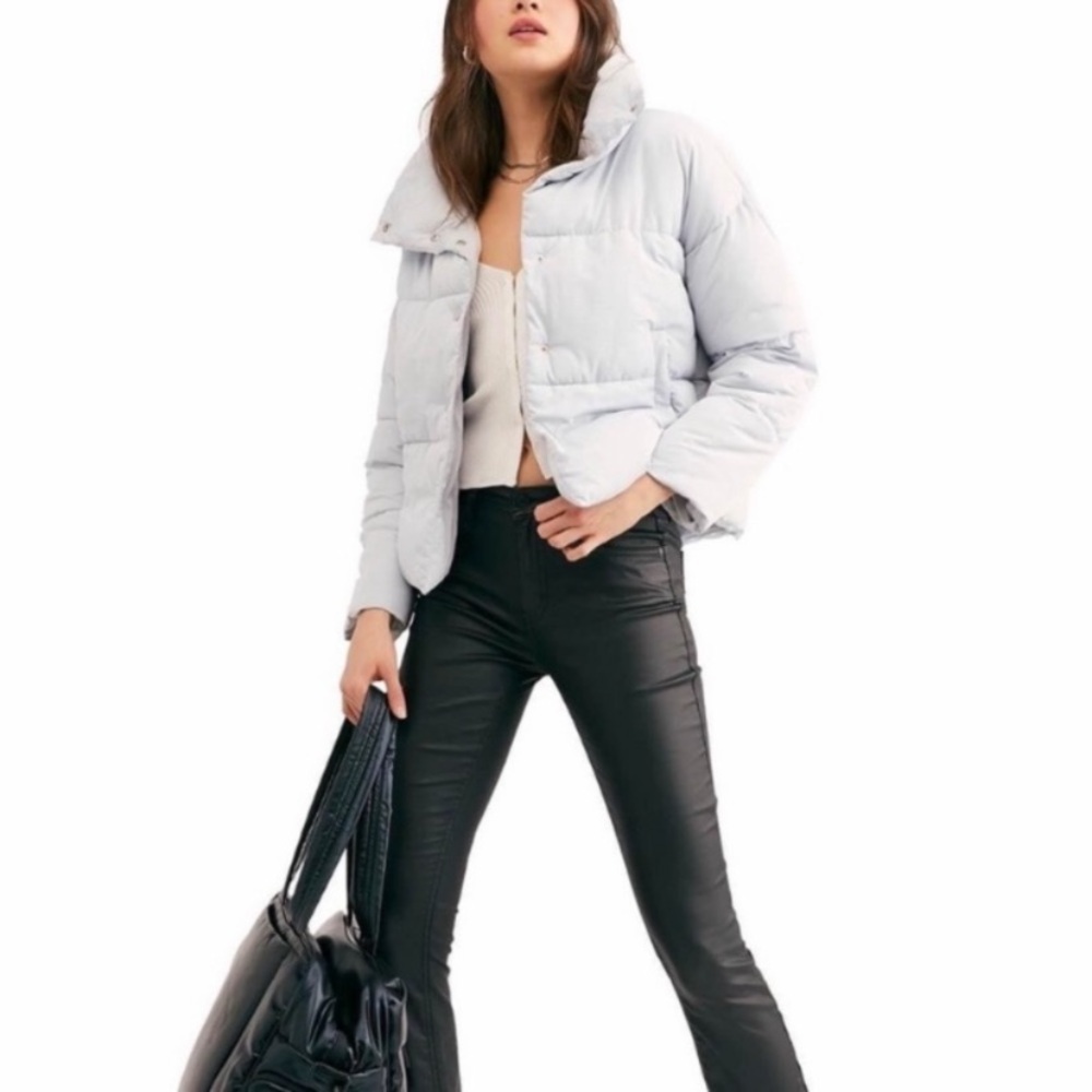 🆕 FREE PEOPLE WEEKENDER PUFFER - Picture 2 of 6